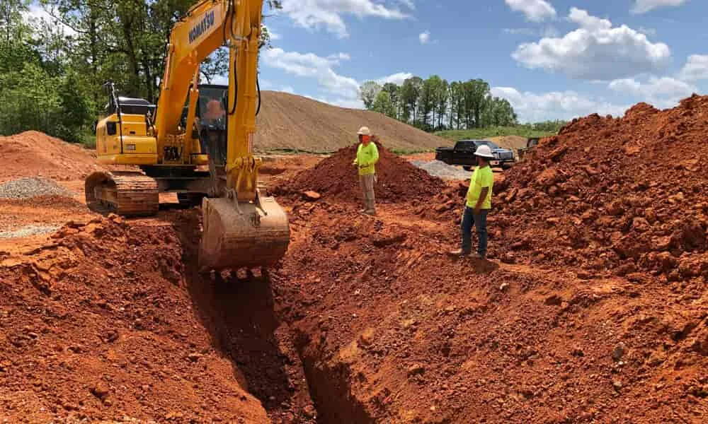 Jades Pipeline crew working in a trench